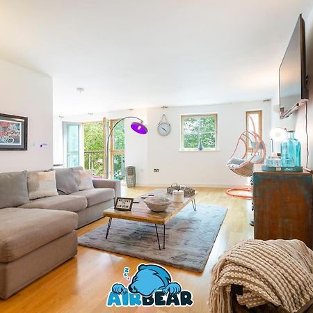 Large Boutique Harbourside Apartment - Football Table (Adults Only) ブリストル エクステリア 写真