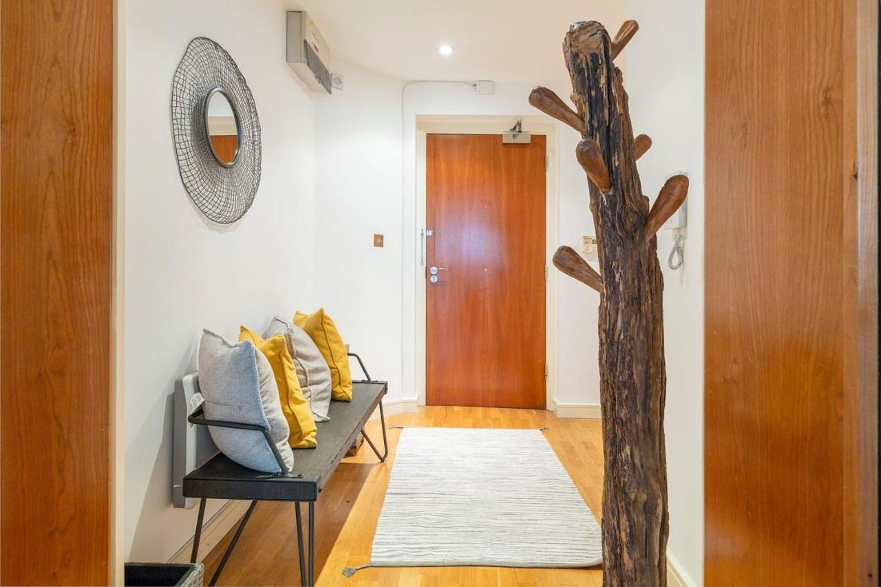Large Boutique Harbourside Apartment - Football Table (Adults Only) ブリストル エクステリア 写真